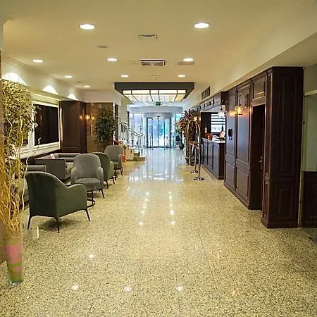 Hotell Dila 4*